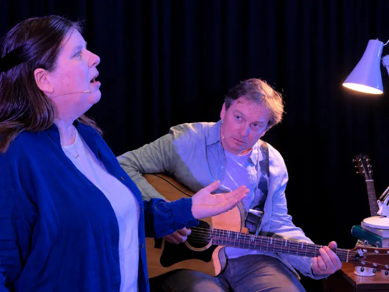 Kirstie Pelling and Stuart Wickes perform Broken Chords
