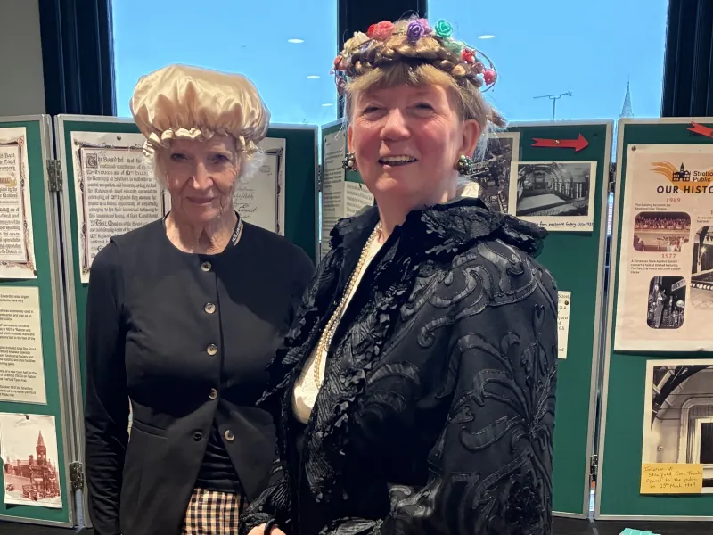 Picture of two volunteers dressed like Enriqueta Rylands